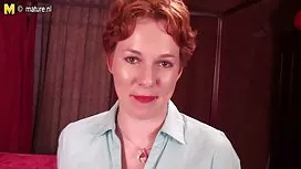 Азіатська дівчина з Німеччини дує його маленького півня