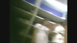 Півень Horny Teen Gangbang жорстоко зловживав