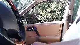 Маленькі сиськи молода дівчина