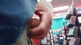 Ебля в німецькому тренажерному залі з рогової блондинкою дружини фітнесу і ковтати