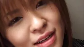 Дівчата бабуся це робить з молодою парою