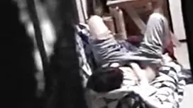 Їй потрібно щось велике чорне в дупі